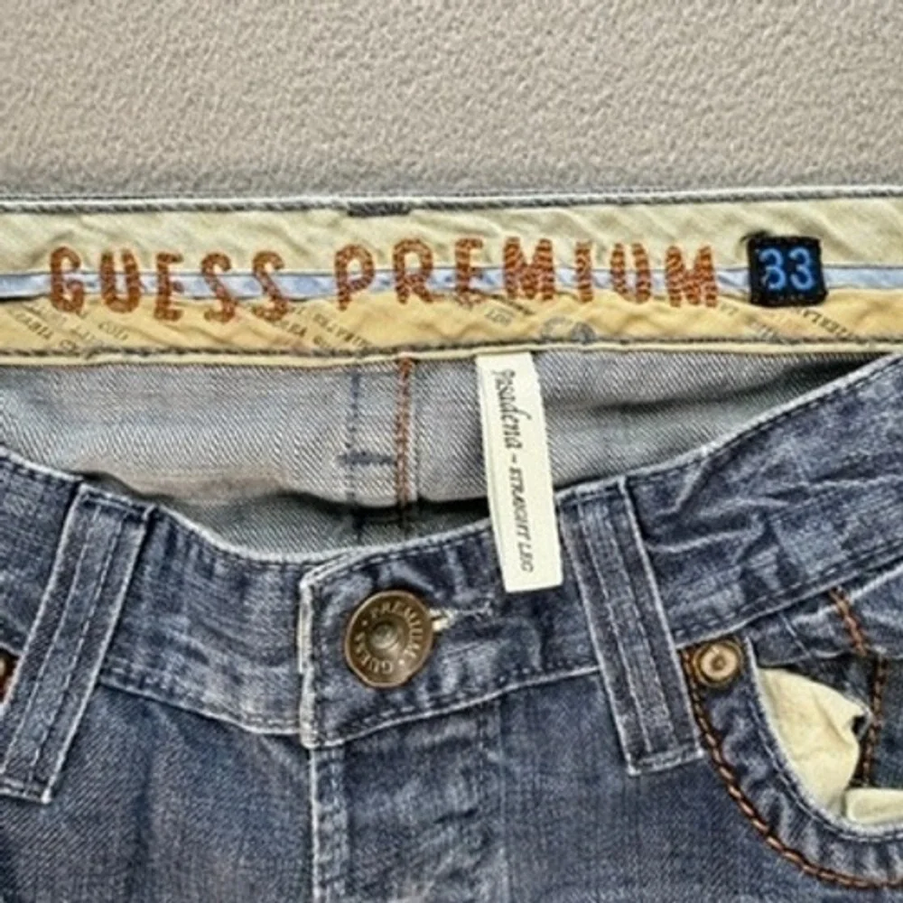 Guess Pasadena Premium Straight Leg Jeans Men (FIT 34x32) Blue Denim Distressed